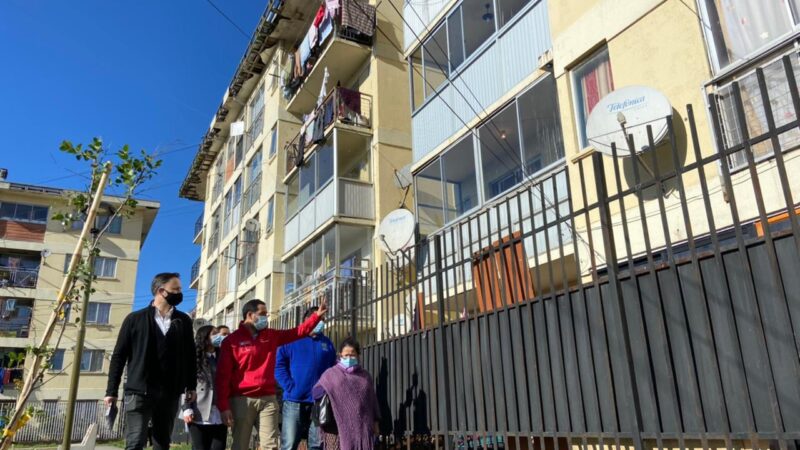 Minvu inició reparación de techumbres en edificios de Pedro del Río Zañartu por un monto cercano a 300 millones de pesos