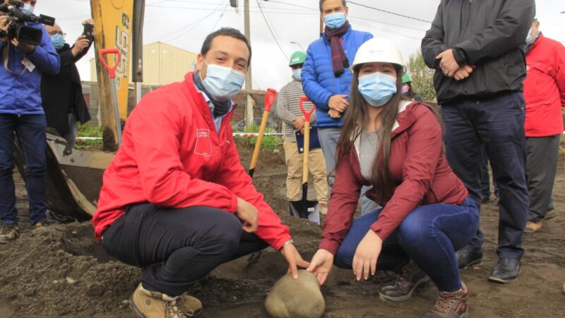 Cerca de 400 familias de la provincia de Biobío vieron hoy cómo comienzan a materializarse sus viviendas definitivas