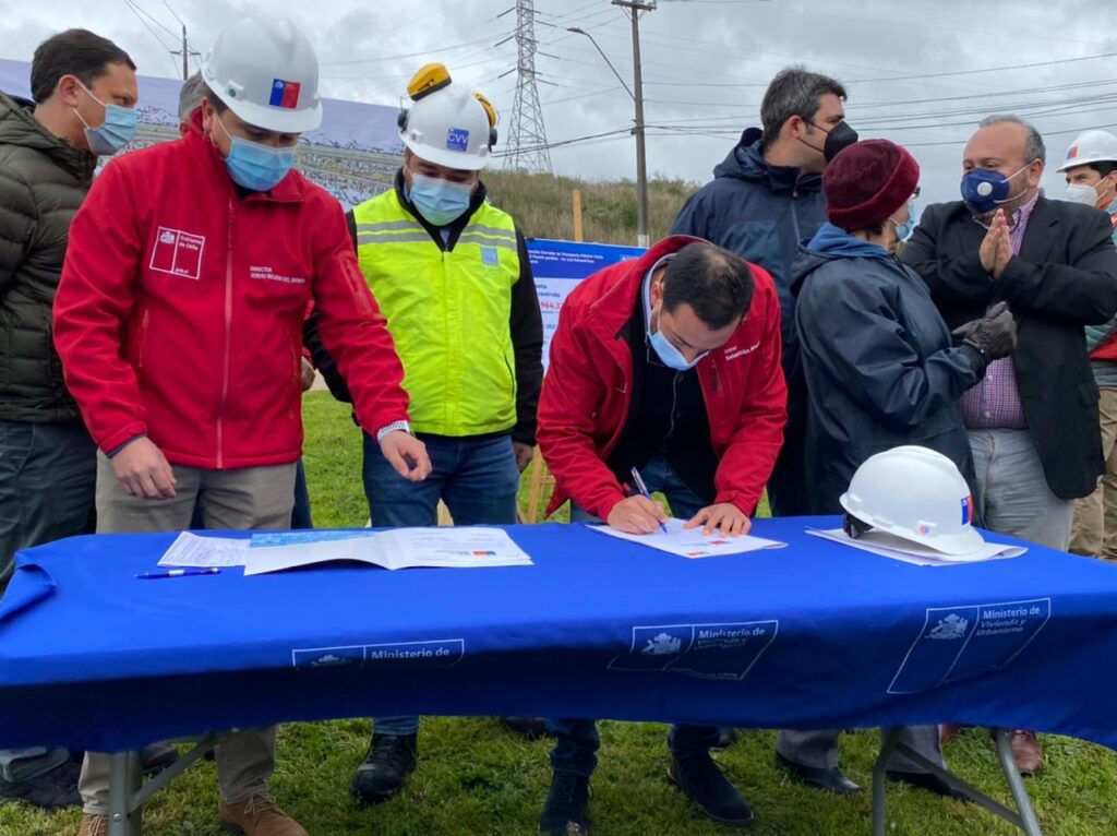 Minvu entrega terreno para iniciar obras del nuevo tramo del corredor de transporte público Perales