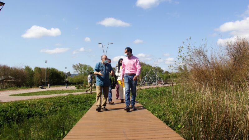 Minvu anuncia recursos para la conservación del Parque Humedal Los Batros en el inicio del Mes de la Ciudad