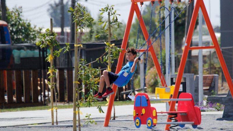 Minvu preserva área de protección y construye paseo para vecinos de Coronel