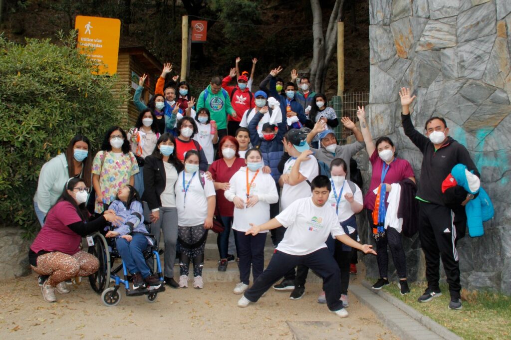 Parque Cerro Caracol celebra junto a estudiantes de Escuela Especial Chile-España Día Mundial de la Actividad Física