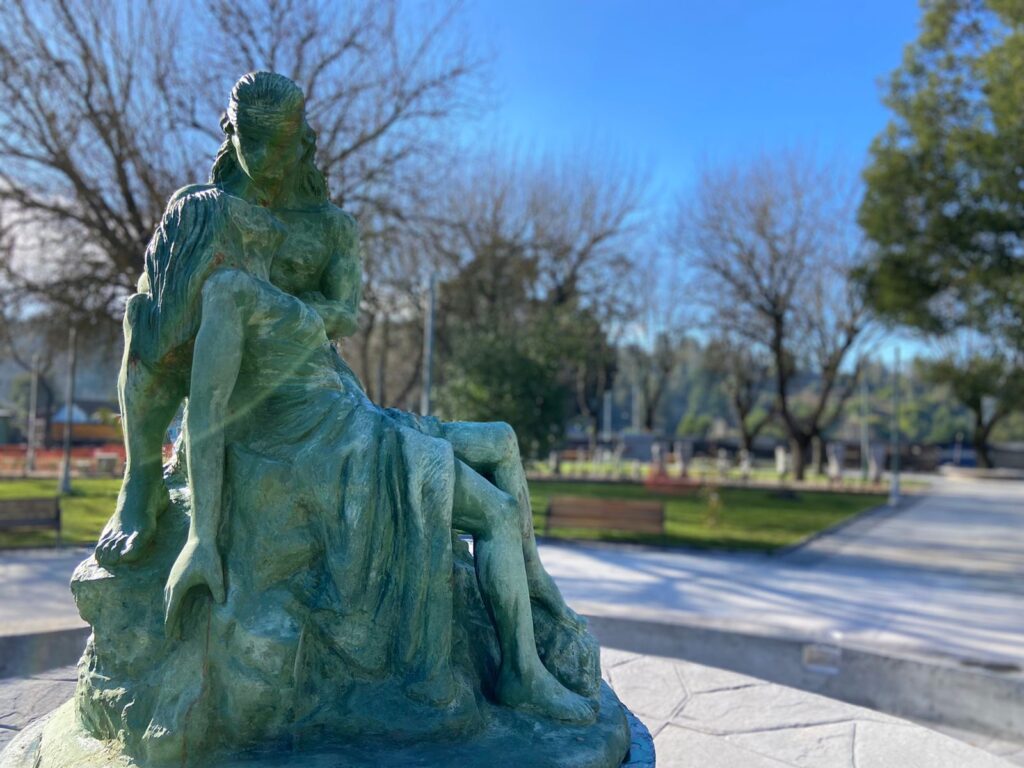 Entre mitos y leyendas avanzan obras en Plaza de Talcamávida