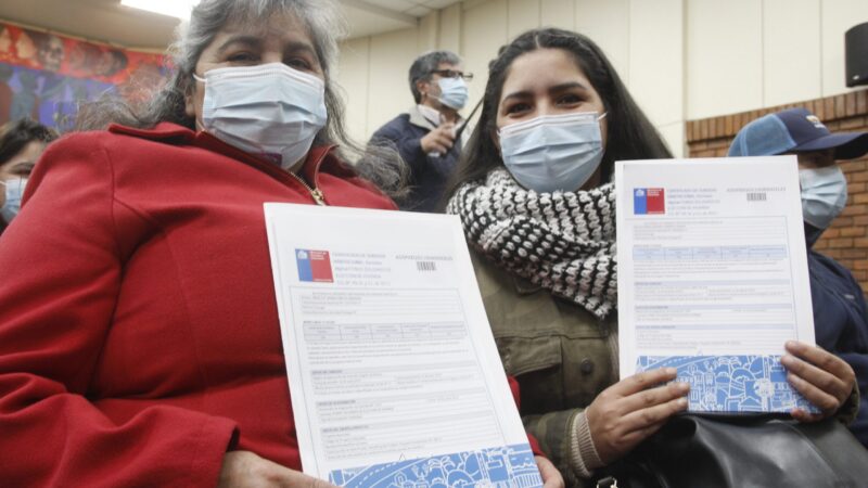 49 familias del campamentos Cuñibal de Los Ángeles recibieron sus certificados de subsidios 