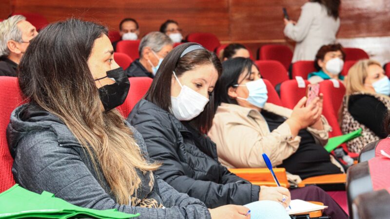 Dirigentes y líderes sociales de Altos del Laja reciben reconocimiento por activo liderazgo