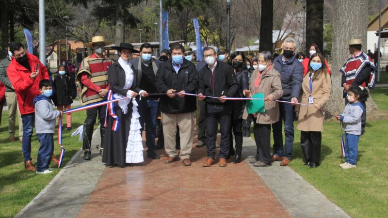 Vecinos de Trupán disfrutan de su nueva plaza tras intervención del Minvu