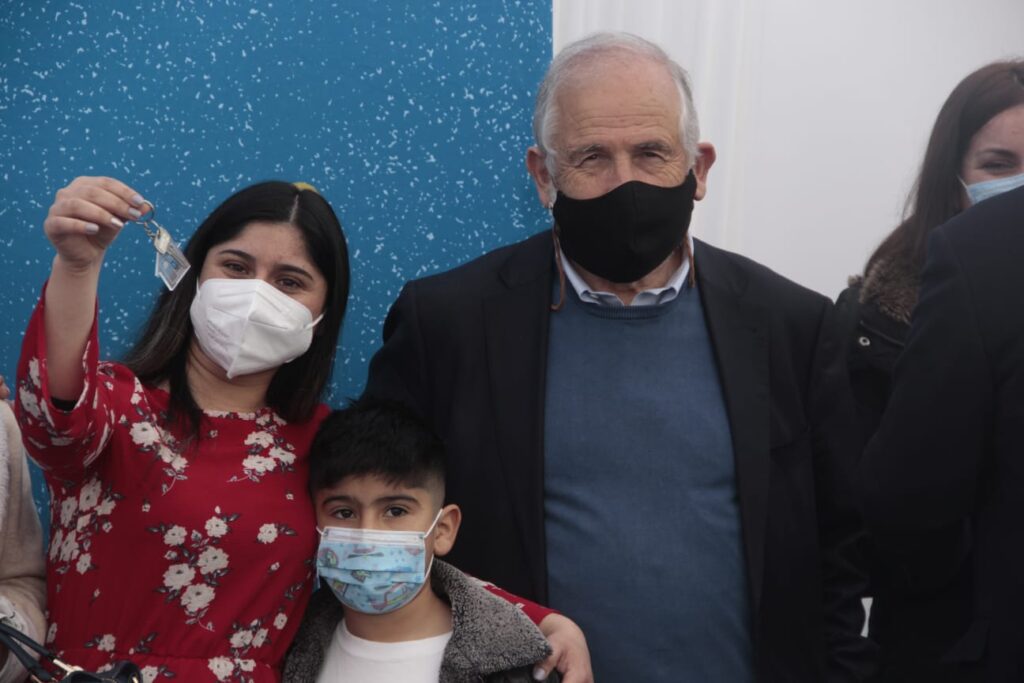 Minvu entrega viviendas a familias vulnerables