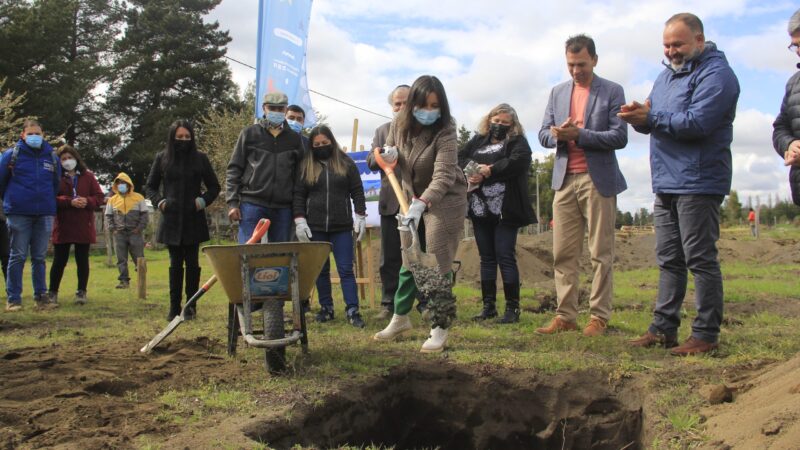 Familias de campamento en Los Ángeles asistieron al inicio de la construcción de sus viviendas