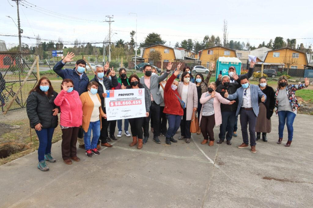 Quiero Mi Barrio y Municipalidad de Laja materializan aporte para construir multicancha