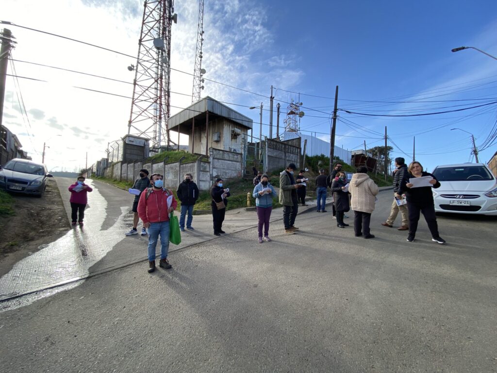 Familias de cerro David Fuentes construyen radiografía urbana y social para mejorar su sector