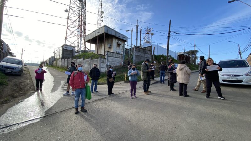 Familias de cerro David Fuentes construyen radiografía urbana y social para mejorar su sector