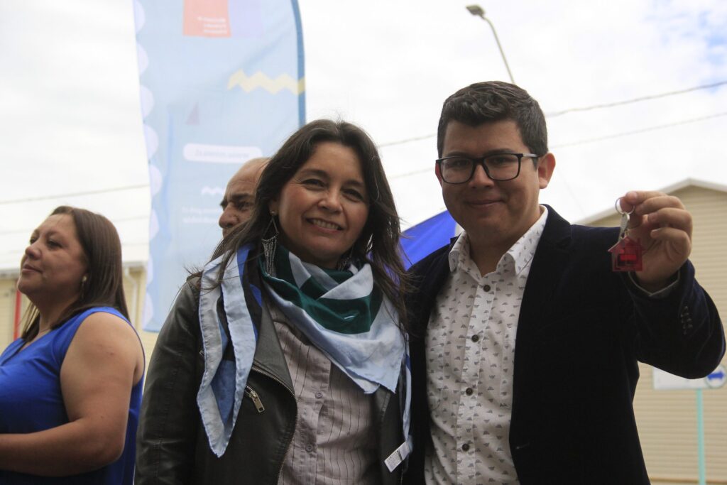 En Cabrero 160 familias recibieron sus viviendas
