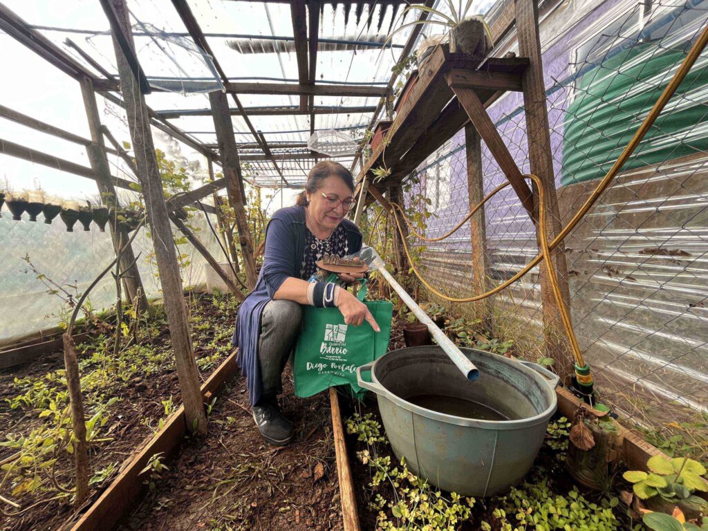 Familias de Los Álamos crean alternativas de reutilización sustentable