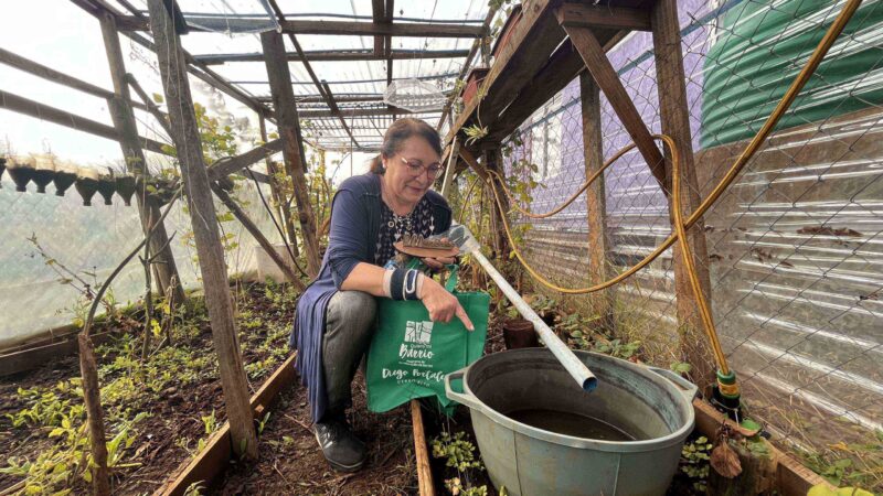 Familias de Los Álamos crean alternativas de reutilización sustentable
