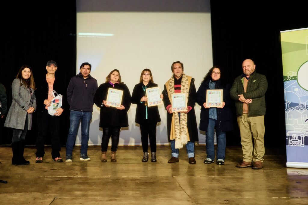 Vecinos de Tucapel se certifican en bioconstrucción