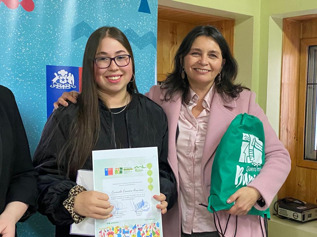 Mujeres de Hualpén se certifican en Taller de Estética Laboral y Hierbas Medicinales gracias a “Quiero Mi Barrio”
