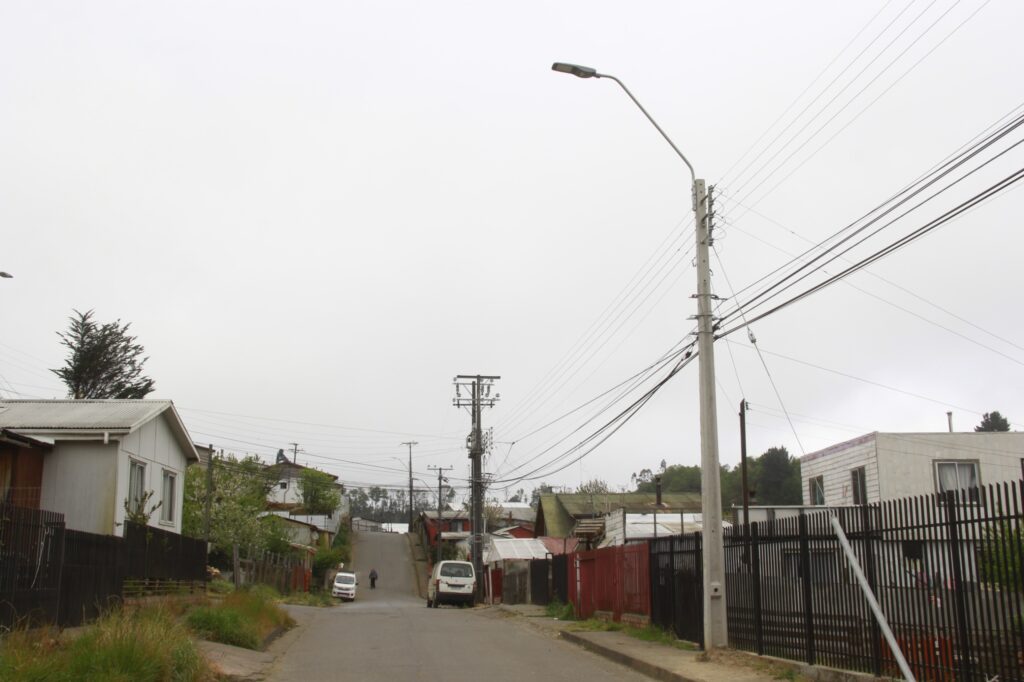 Barrio Estación de Cañete queda 100 por ciento iluminado gracias a trabajo conjunto entre Minvu y municipio