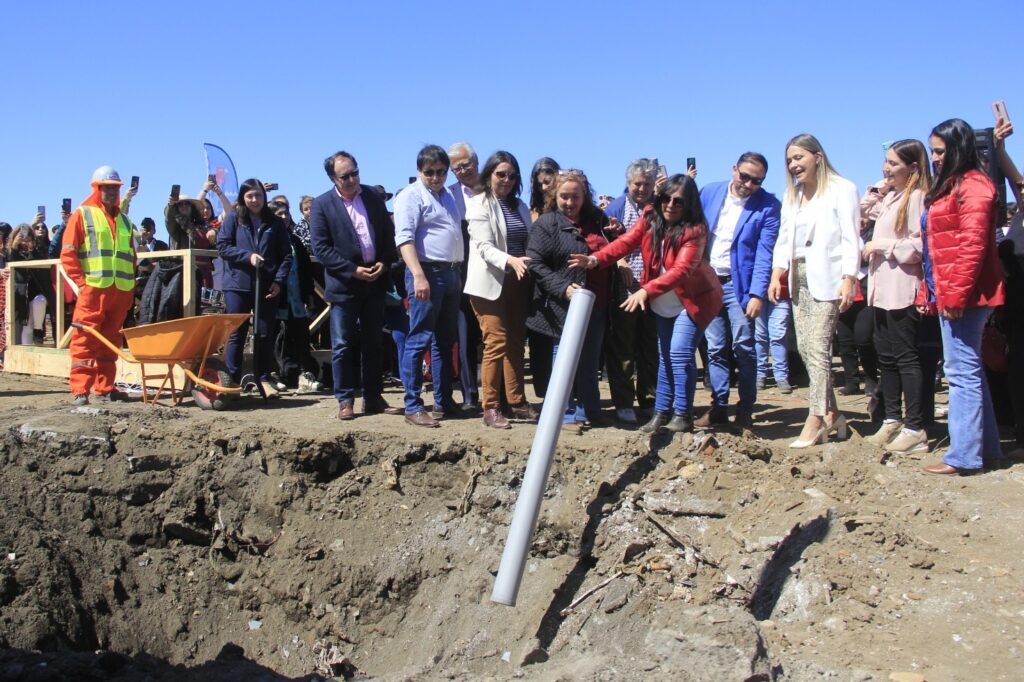 Minvu inicia obras y entrega subsidios a familias del comité Cabo Aroca 2 de Hualpén