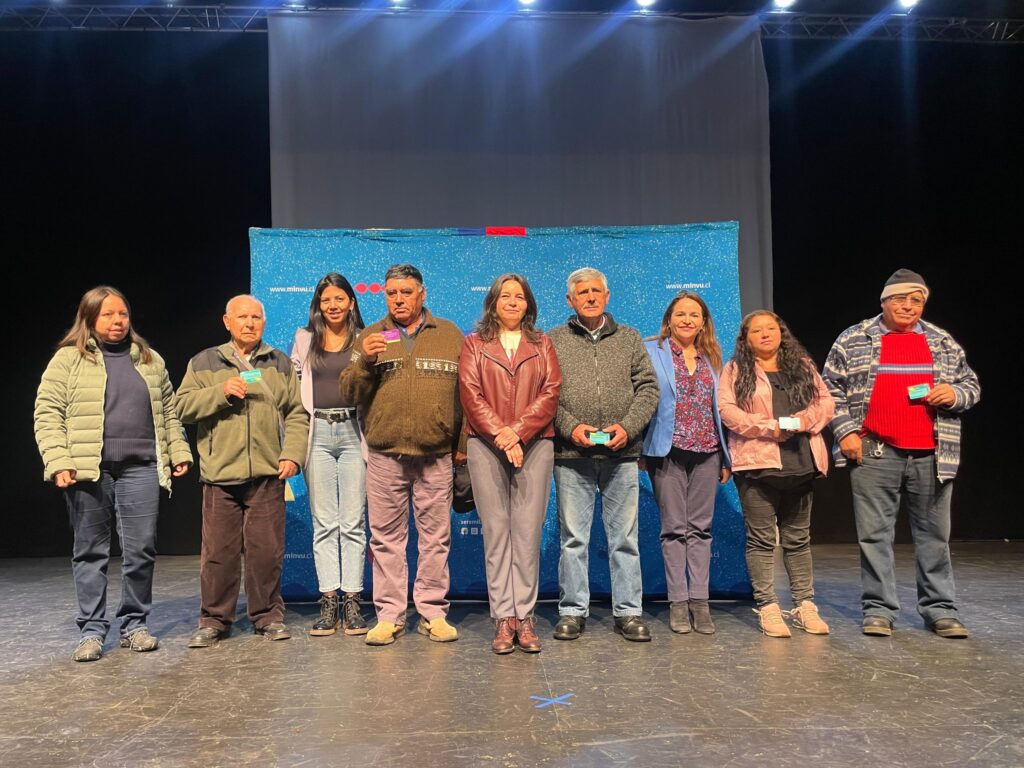 167 familias de la provincia de Biobío reciben tarjetas de Banco de Materiales tras inundaciones de junio