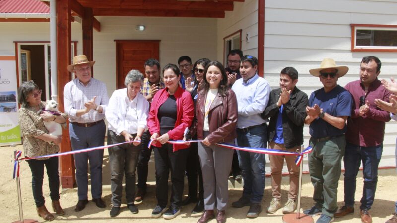 Minvu entrega la primera vivienda reconstruida en Santa Juana tras incendios forestales