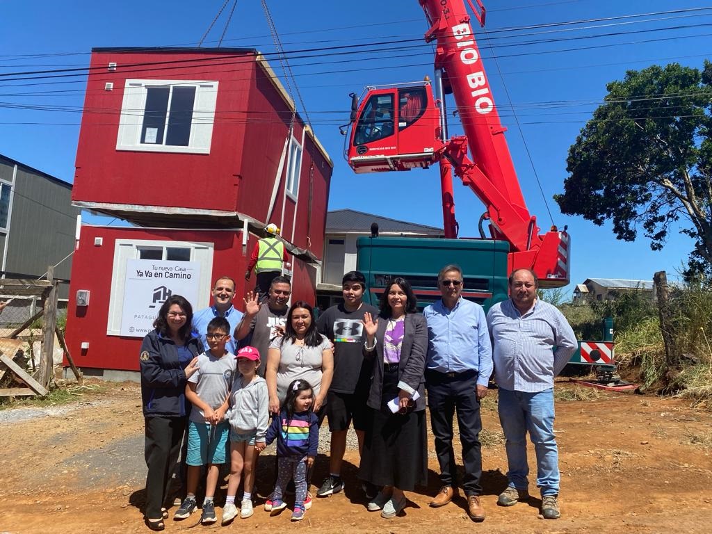 Dos familias de Tomé reciben su vivienda definitiva del tipo industrializada