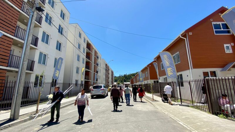 Minvu entrega 164 viviendas a familias de Concepción