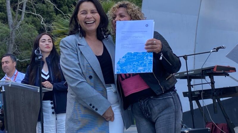 Con entrega de escrituras se consolida nuevo barrio en San Pedro de la Paz
