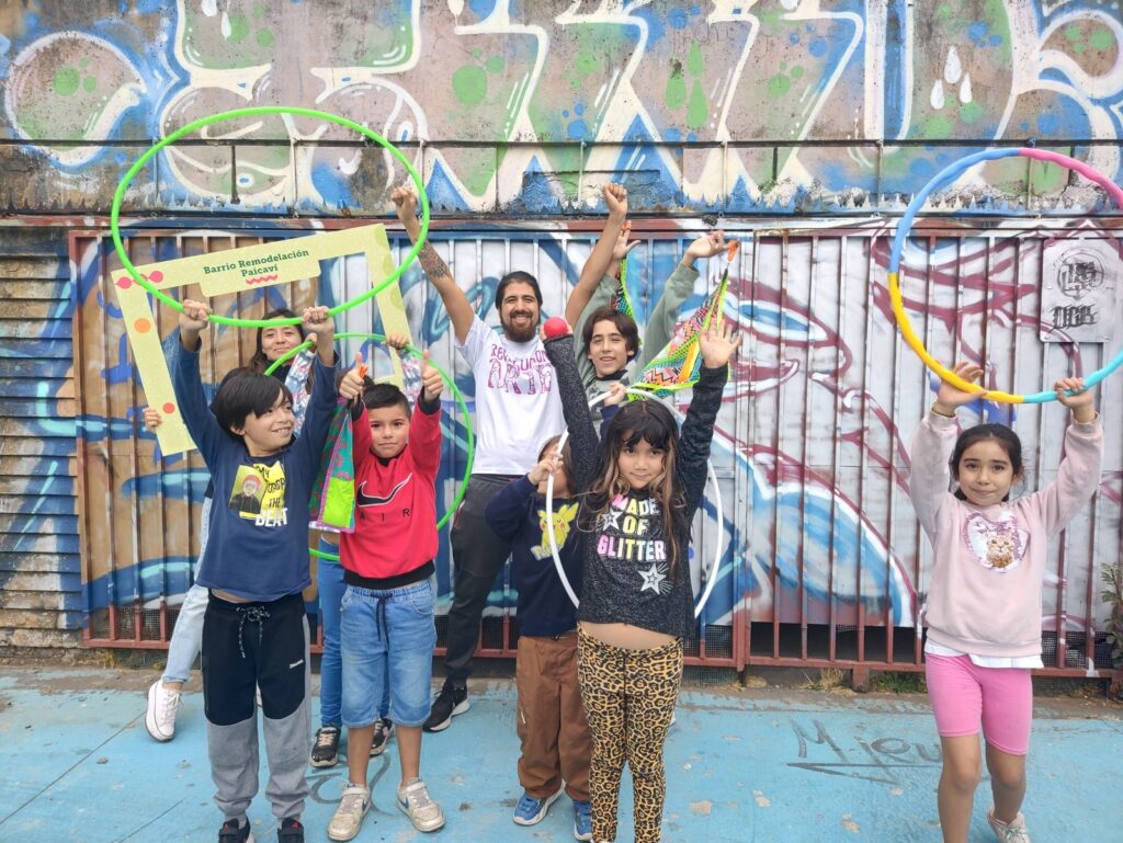 Niños y niñas de Remodelación Paicaví cierran el verano con taller circense