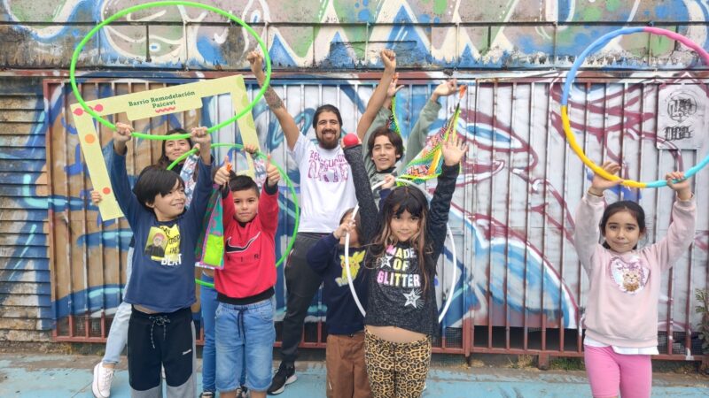 Niños y niñas de Remodelación Paicaví cierran el verano con taller circense
