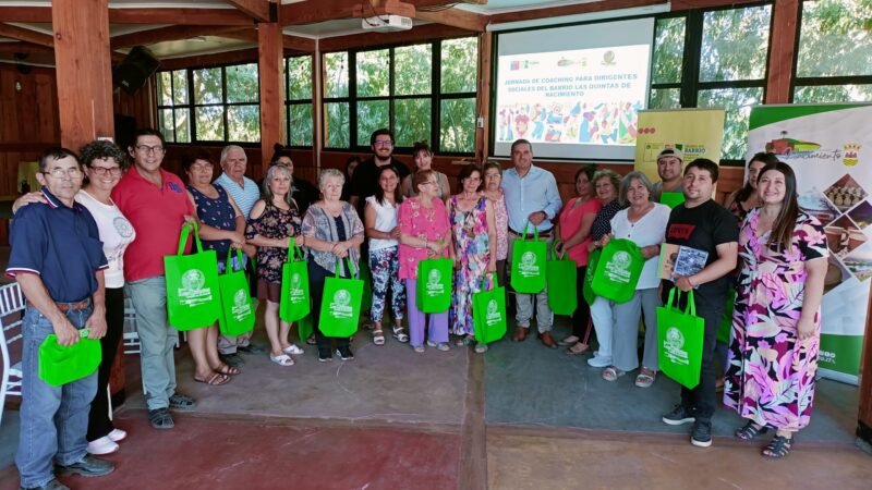Quiero mi Barrio capacita en liderazgo a vecinos y dirigentes de Nacimiento