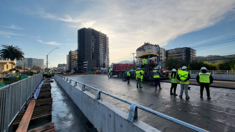 Minvu avanza en la reposición del puente Collao