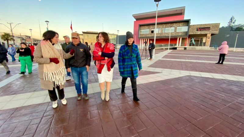 Minvu hace entrega parcial a la comunidad del eje cívico de Curanilahue