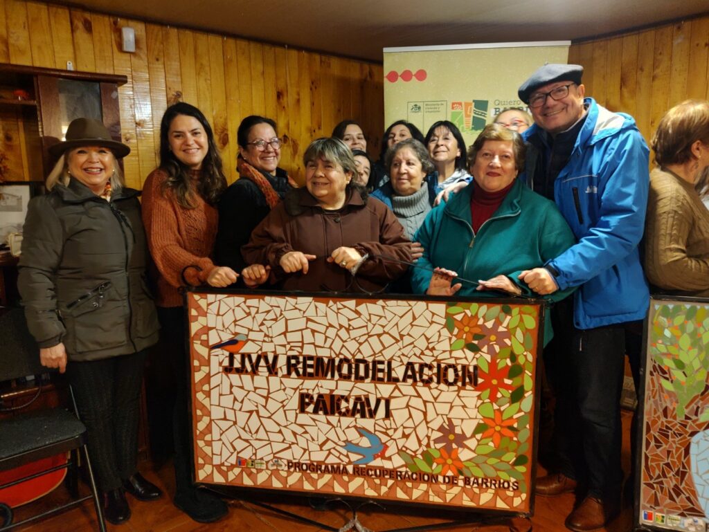 Con finalización de curso de mosaico Quiero mi Barrio despide talleres gratuitos en Remodelación Paicaví