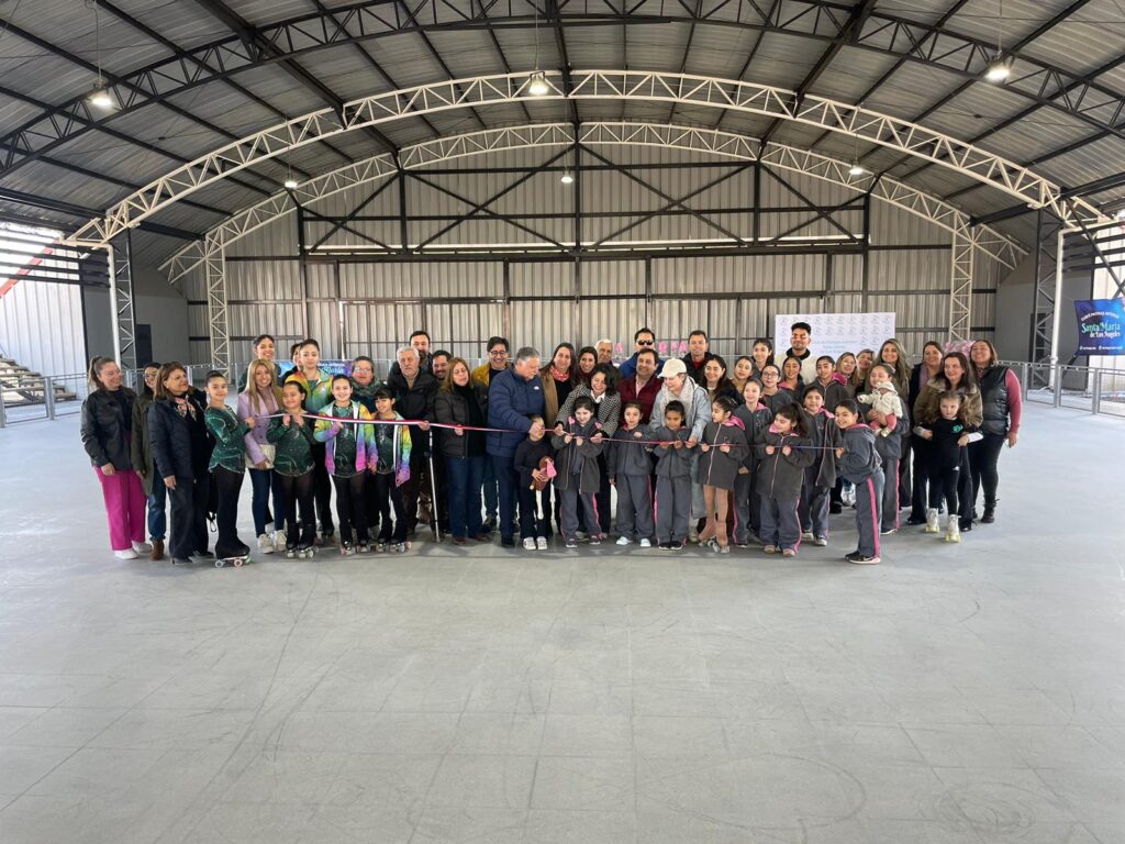 Inauguran cancha deportiva para niños, niñas y jóvenes de Los Ángeles