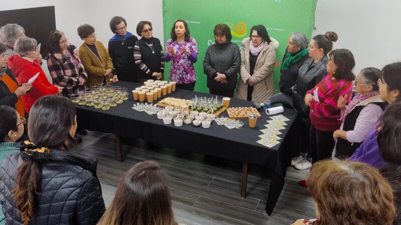Parque Metropolitano Cerro Caracol fomenta alimentación saludable con personas mayores