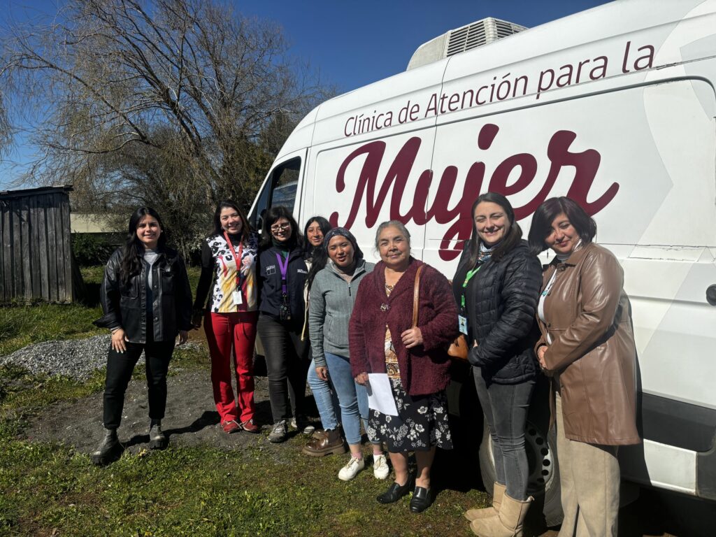 Mujeres de Flora Nativa – Pehuén en Lebu acceden a operativo preventivo gratuito de salud