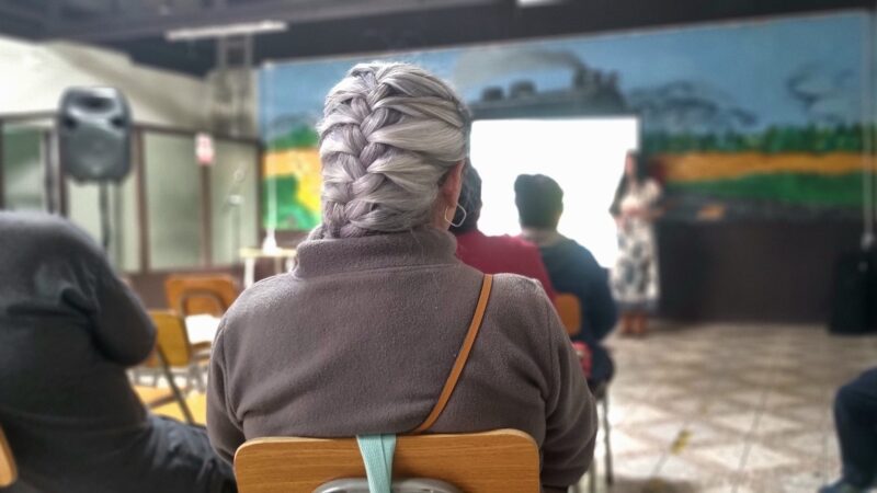 Emprendedores de San Rosendo se capacitan en contabilidad y autocuidado