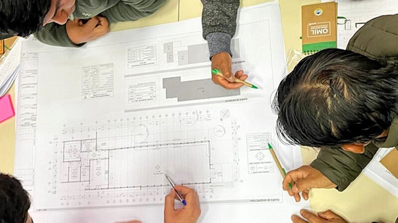 Minvu capacita en lectura de planos a obreros de la construcción de Alto Biobío para potenciar empleo local