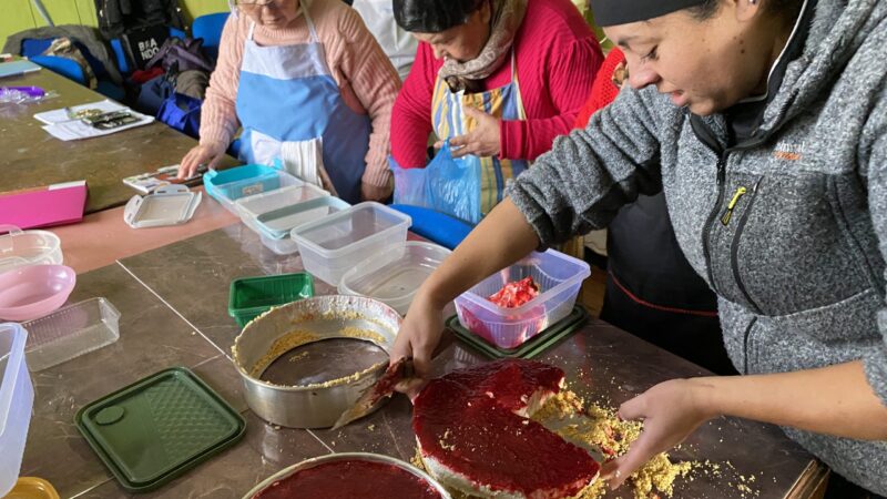 Quiero mi Barrio impulsa Taller Gastronómico para mujeres de cerro David Fuentes en Talcahuano