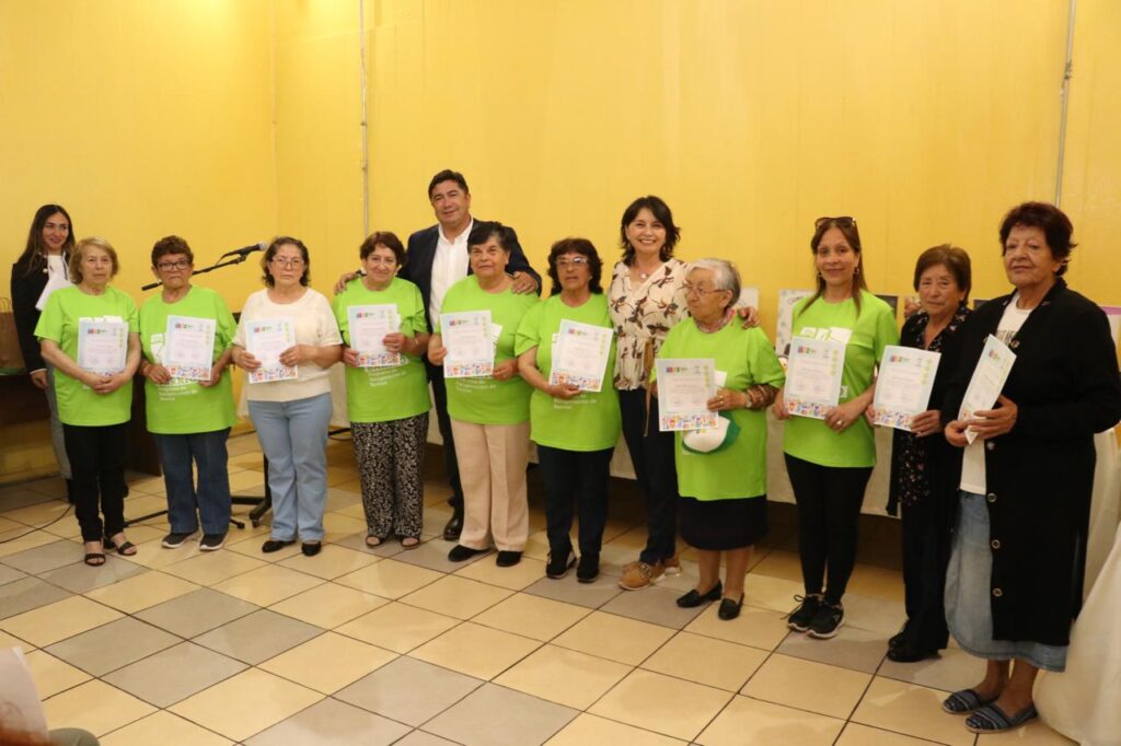 30 mujeres de Talcahuano se certifican en nuevas habilidades y abren puertas al emprendimiento con el Quiero mi Barrio
