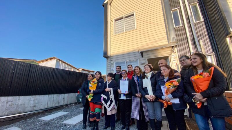 El sueño se hace realidad: Más de 450 familias de Nacimiento reciben sus escrituras en la puerta de sus nuevas casas