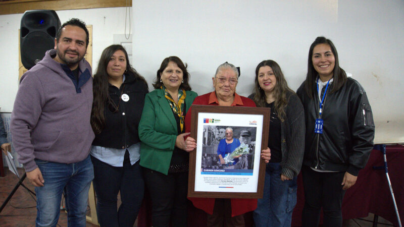 Barrio Cerro Merquín rindió homenaje a sus patrimonios vivos