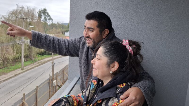 Familias beneficiadas con proyecto habitacional Ruca Weichafe de Penco pudieron conocer cómo será su nueva vivienda