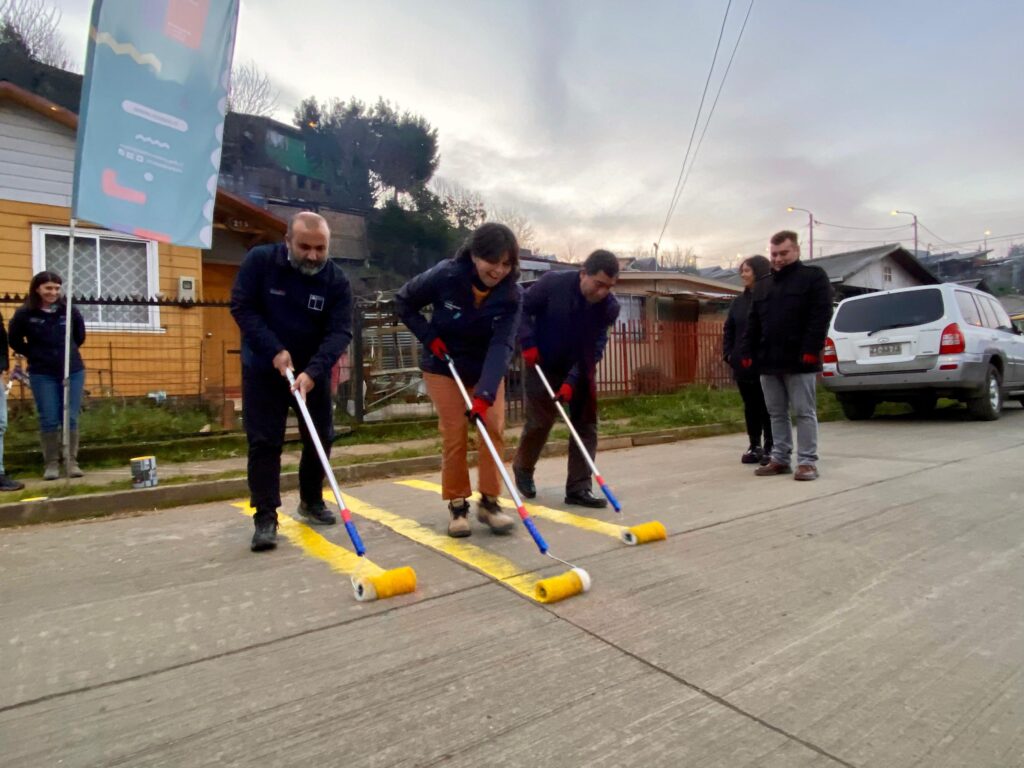 Nuevas luminarias y reductores de velocidad buscan frenar delitos y accidentes en barrio Los Copihues