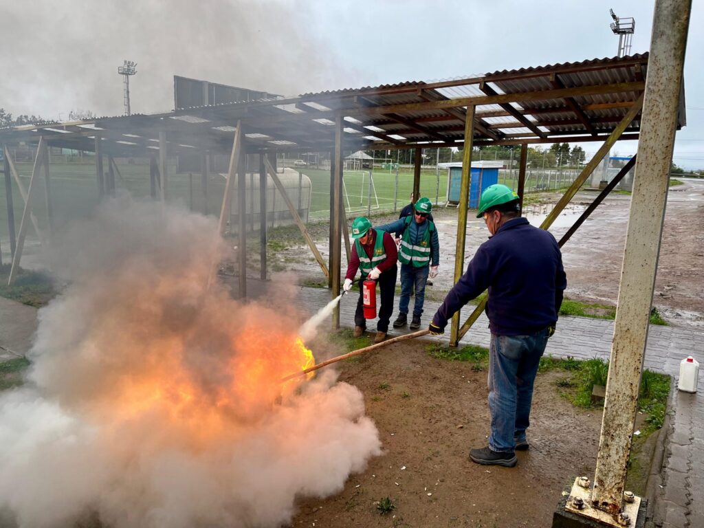 Pehuén forma su primer Equipo Comunitario de Respuesta a Emergencias: 16 vecinos certificados gracias a Quiero Mi Barrio