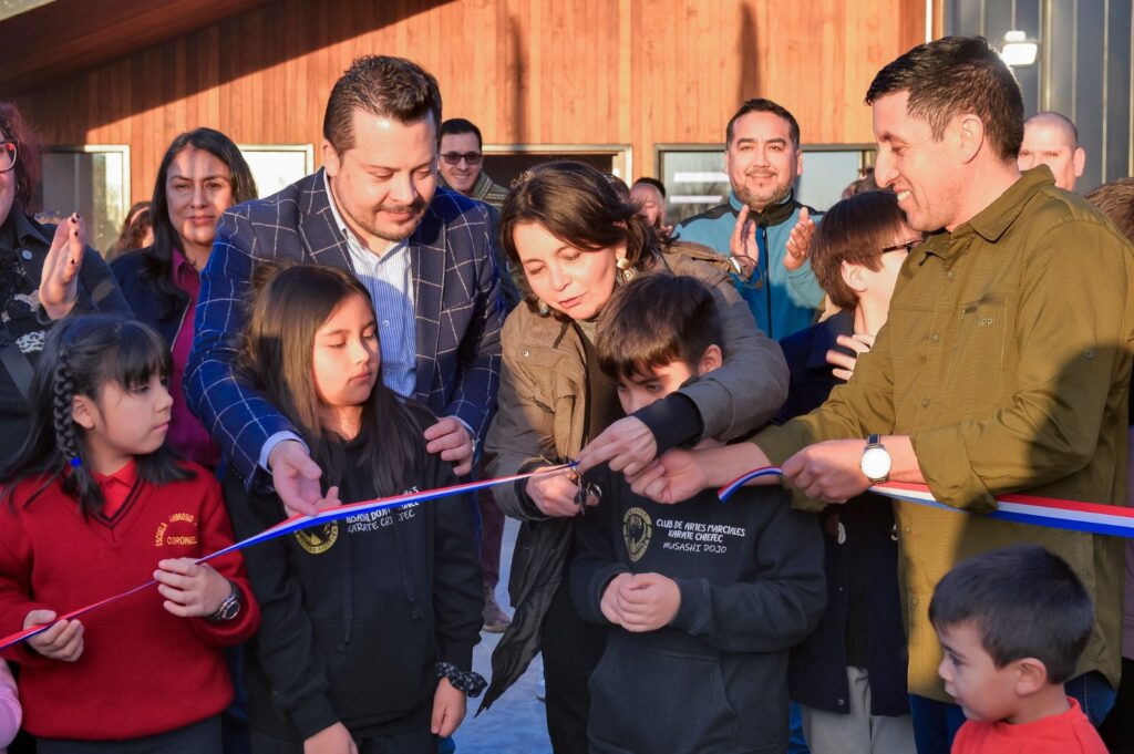 Vecinos de Villa Parque Cousiño en Coronel celebran concreción de innovador espacio para desarrollar actividades en comunidad