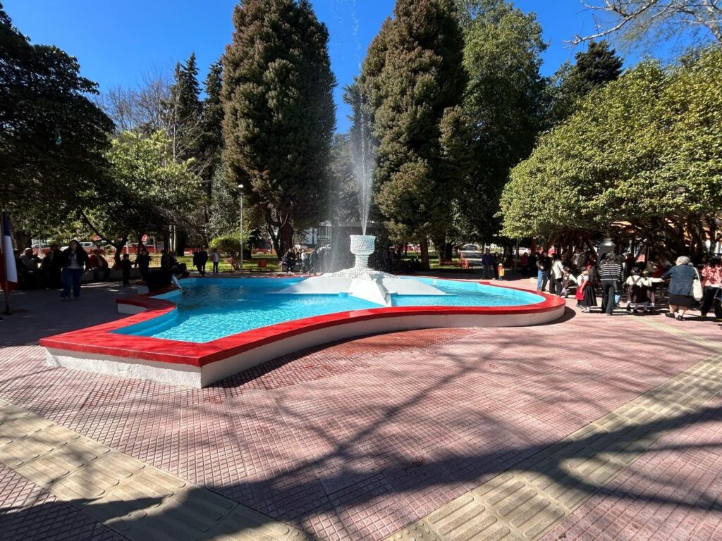 Minvu inaugura mejoramiento de la Plaza de Armas de Contulmo e impulsa millonaria inversión en nuevos proyectos urbanos