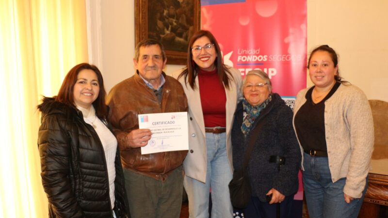 Comunidad organizada de Quiero mi Barrio en Hualqui recibe fondo regional para transformar residuos en abono