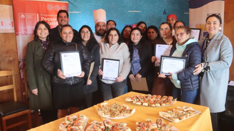 Sabores locales fortalecen la identidad de Curanilahue: vecinas concluyen Taller de Gastronomía en San José de Colico