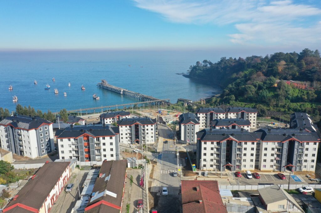 Capacitación en Lota refuerza rol clave de municipios y cambios de la Ley de Copropiedad Inmobiliaria para condominios